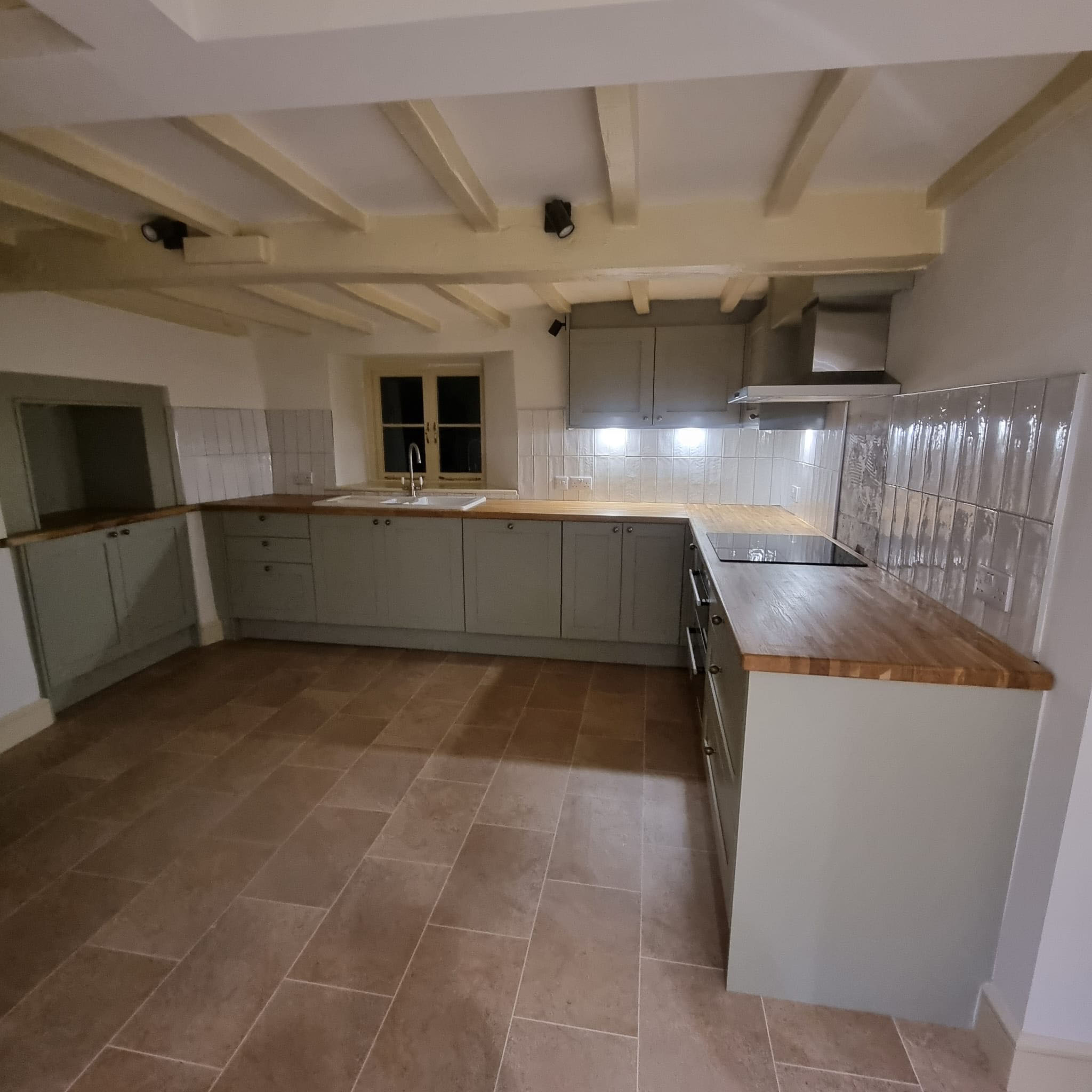 Kitchen renovation, cottage, Cotswolds, Chipping Campden by JPJ Creative Spaces